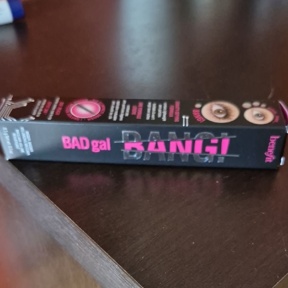 Benefit BADgal BANG! Volumizing Mascara - Black and Pink